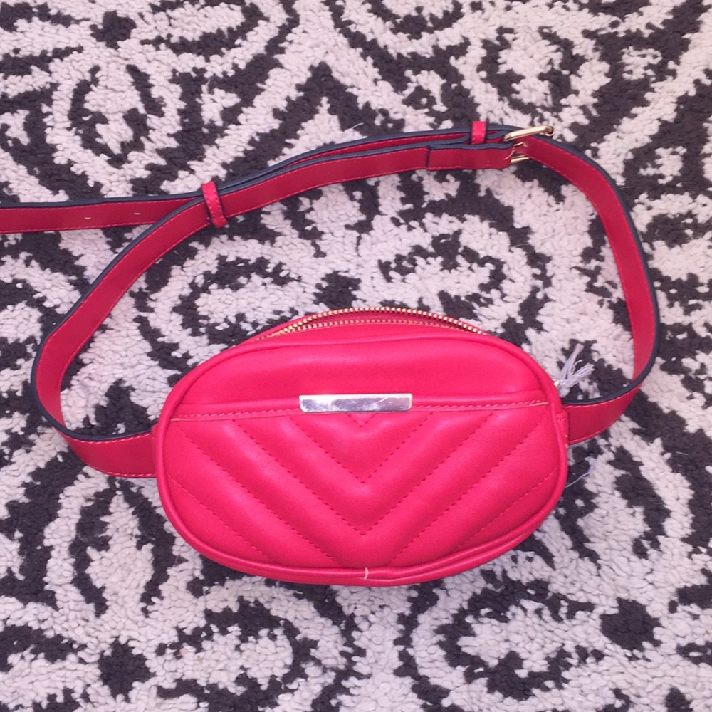 red Fannypack!❤️